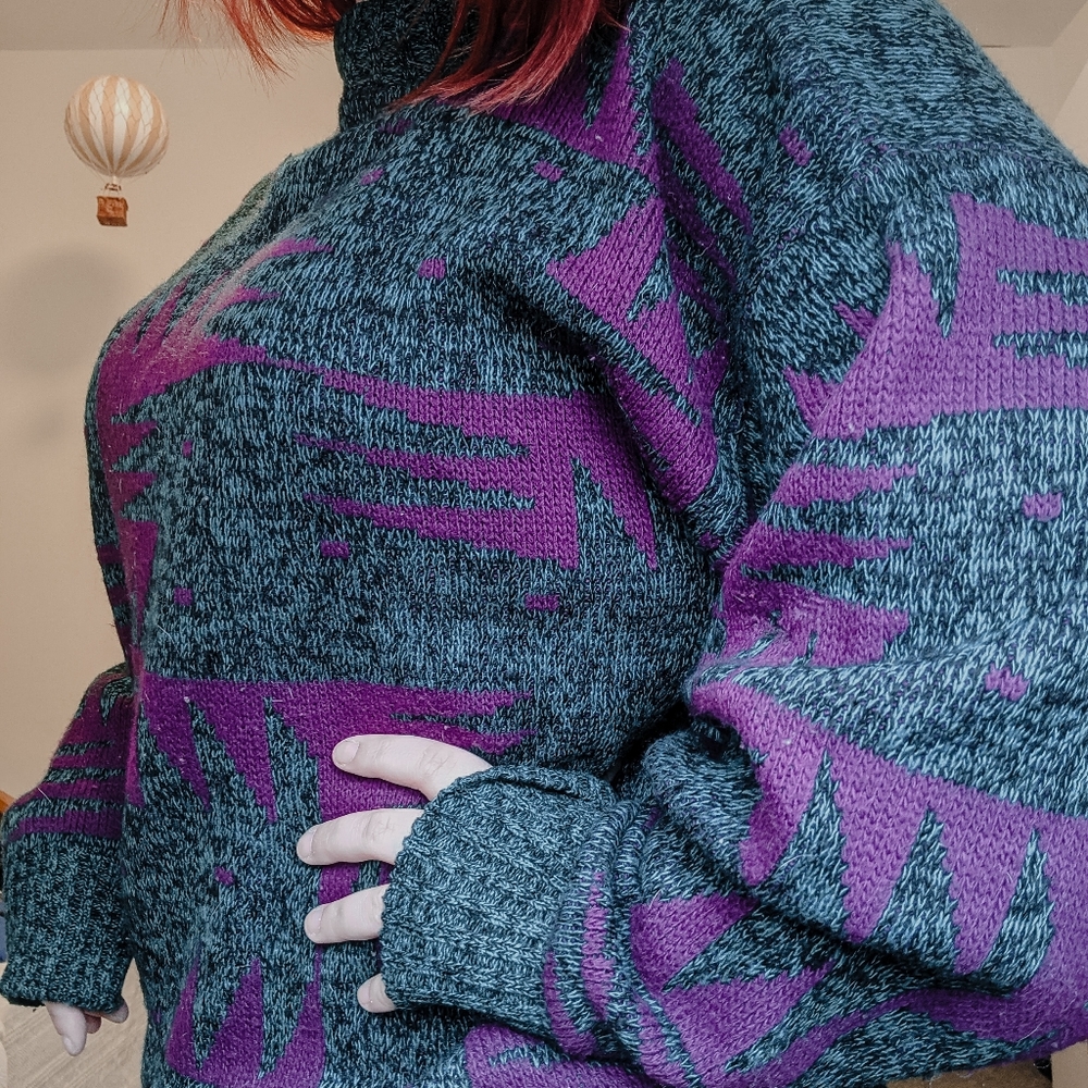 Vintage 1980's pattern sweater
